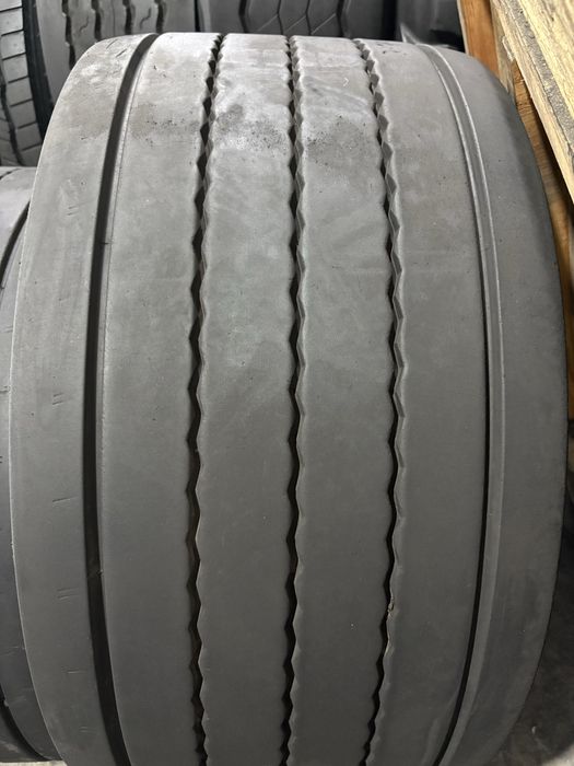 шина вантажна б/в 445/45R19,5 Continental HT3 (2 шт.)