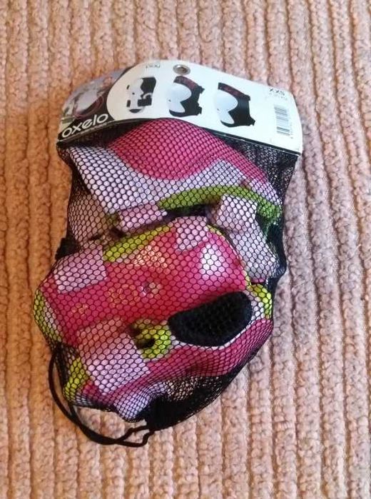 Conjunto de joalheiras, cotoveleiras, Patins em linha Oxelo, Capacetes