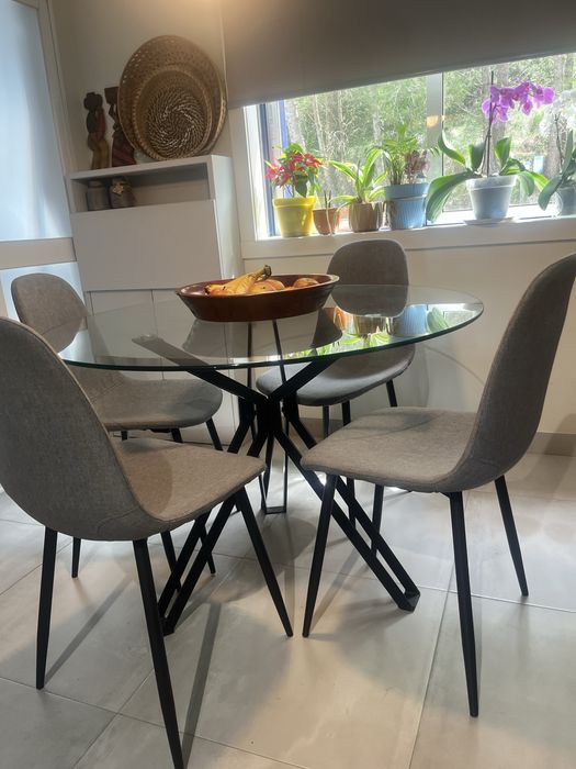Cadeiras de jantar cinza