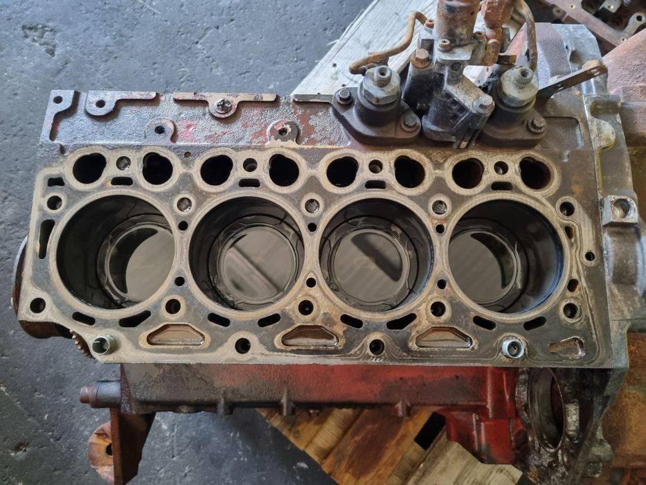 Dół silnika Deutz TCD4.1 L4 5.000mtg. Do Linde H60 H70 H80 typ 396 Evo