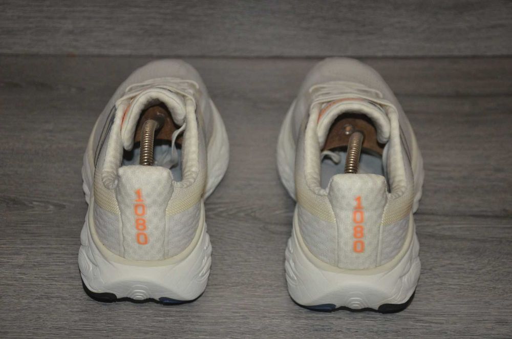Продам кросівки Фірма New Balance 1060 .