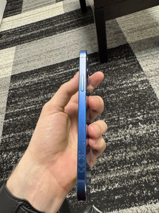 Айфон 12 в хорошем состоянии