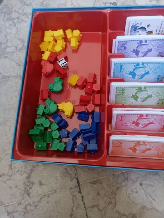 Jogo monopólio júnior. Novo