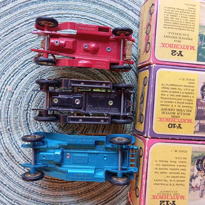 Matchbox  trzy modele orginalne .