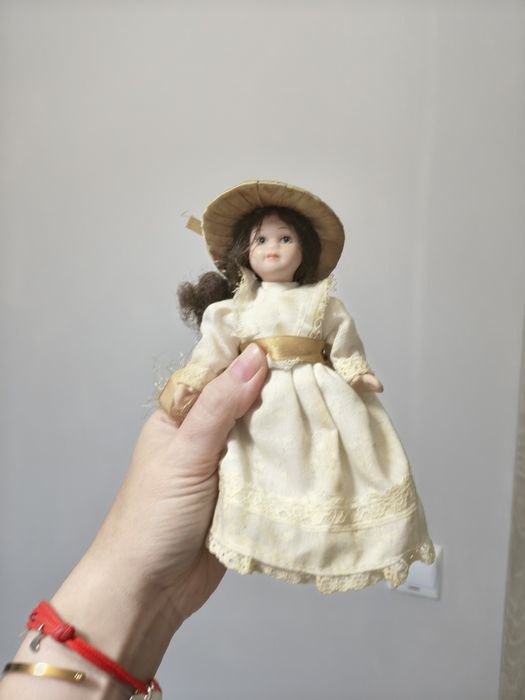Kolekcjonerska porcelanowa figurka lalka Cudowny Świat Lalek z Porcelany De Agostini vintage