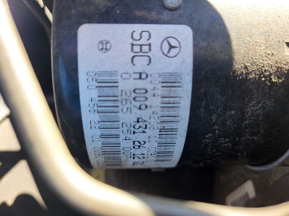 W211 C189 Maska przedlift