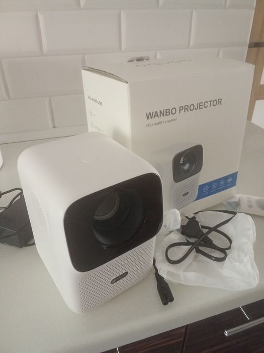 Projektor  Wanbo t4 Full HD Jak nowy OKAZJA! Rzutnik