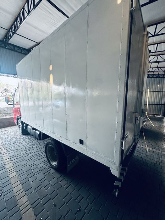 Продам Jac, грузаподемность 3т., с 2-мя бочками