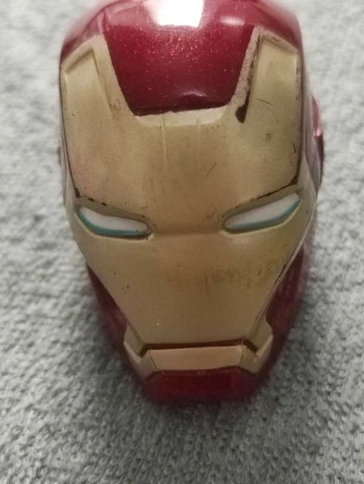 breloczek/figurka głową Iron Man
