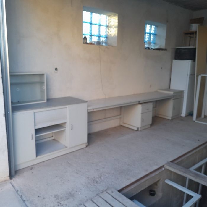 Столи   .  тумби .меблі для гаража