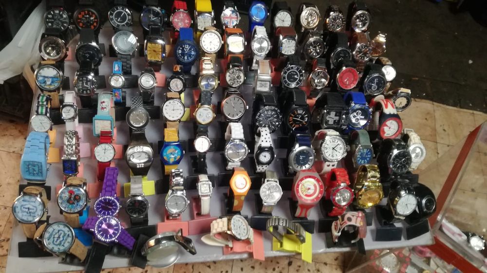 + de 200 relógios