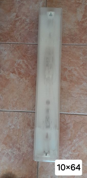 Armadura para lâmpadas florescentes