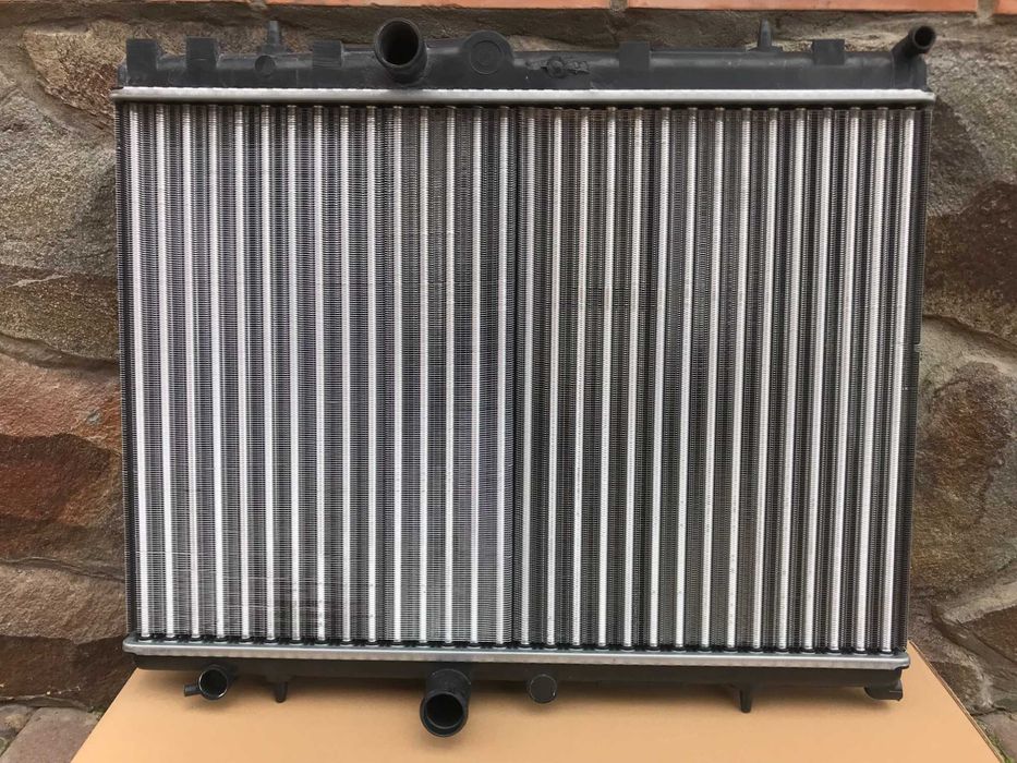 Радиатор Peugeot Partner 3008 5008 Citroen Berlingo C4 (08-18)