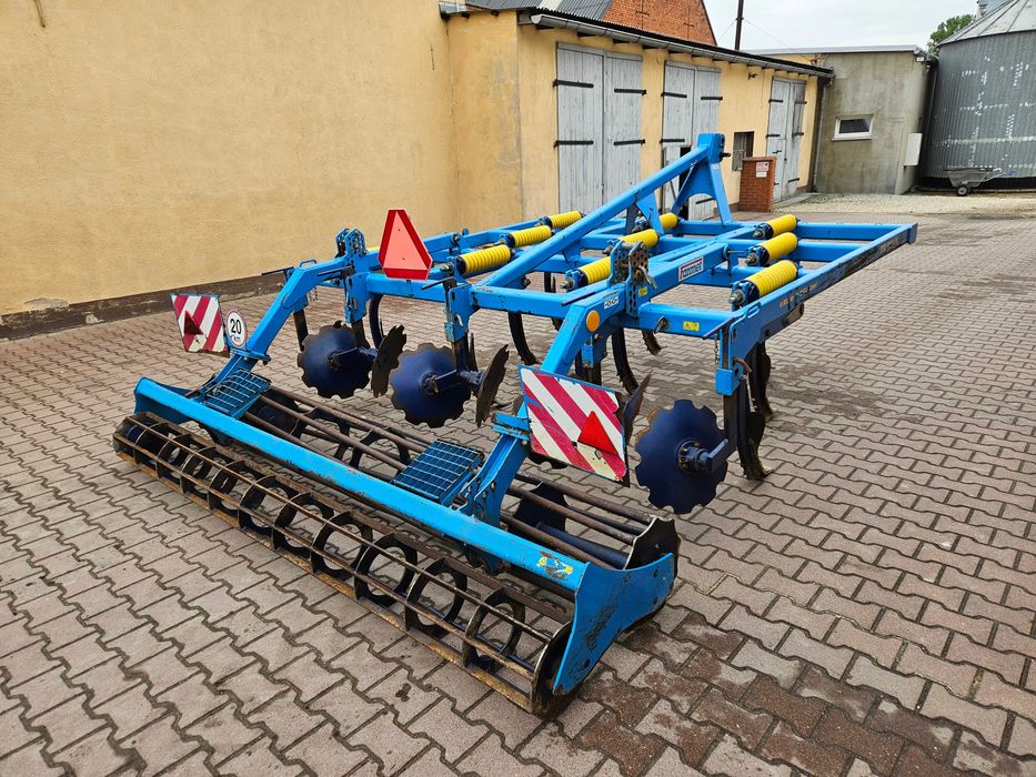 Agregat uprawowy bezorkowiec Bednar Farmet Triolient Fantom 3m kompaktor