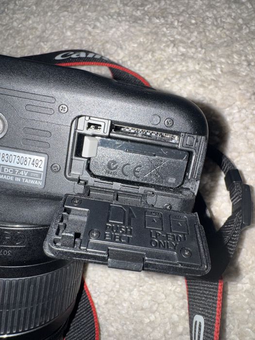 Lustrzanka EOS 1200d