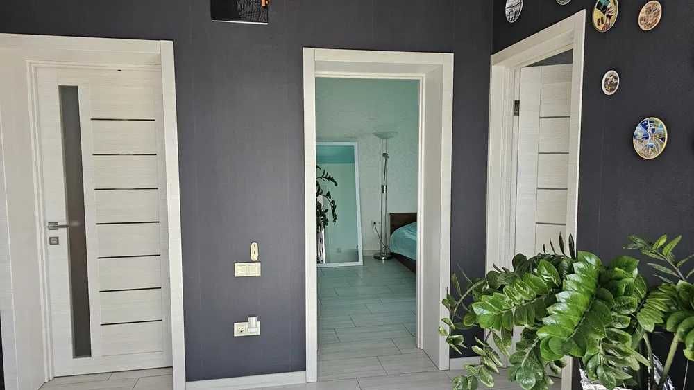 Продам 2х поверховий будинок,Рогань, 182м2 з євроремонтом(код 5325)