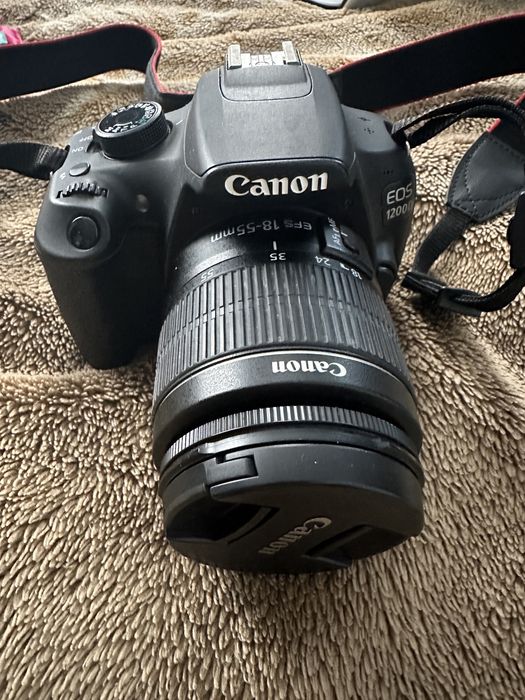 Дзеркальна камера canon 1200d