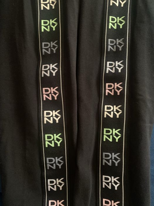DKNY leginsy czarne sportowe z lampasami