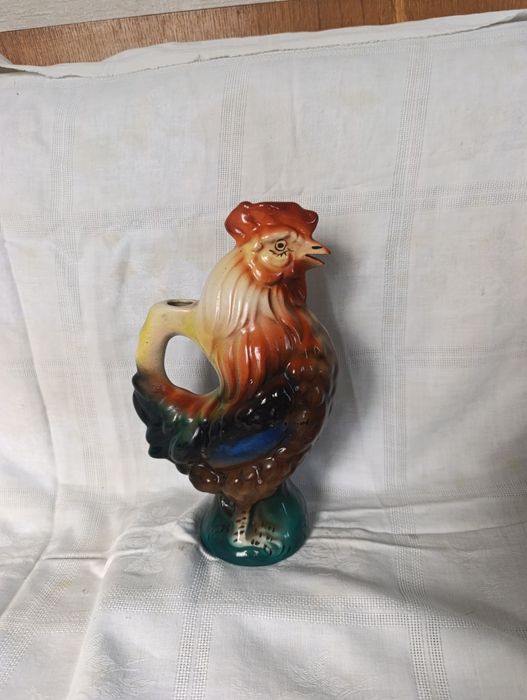 керамічний глечик у формі півня