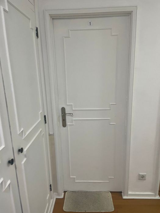 Alugo quartos a 100 metros do hospital e do Ipb para estudantes.