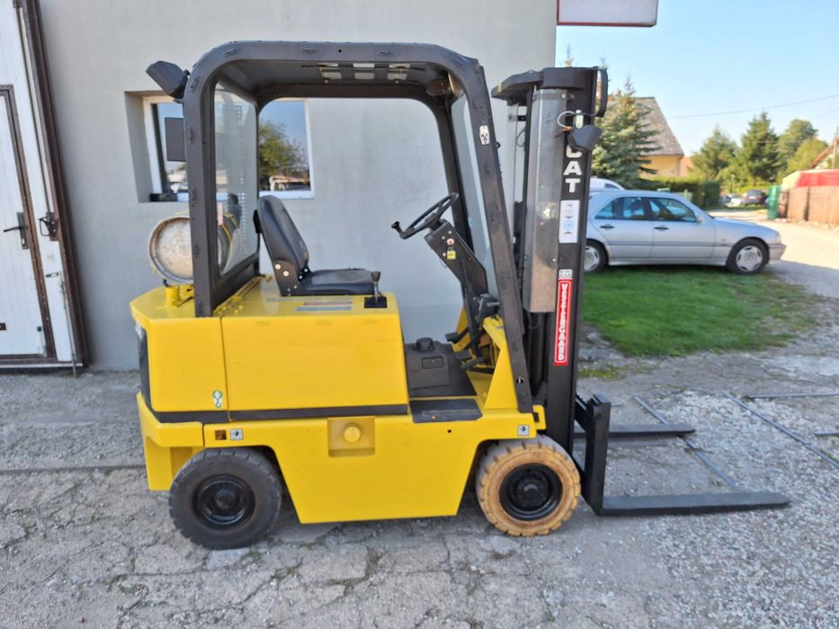 Wózek widłowy CATERPILLAR V35D LPG - 1.7 T