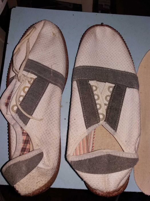 Мокасины летние белые.