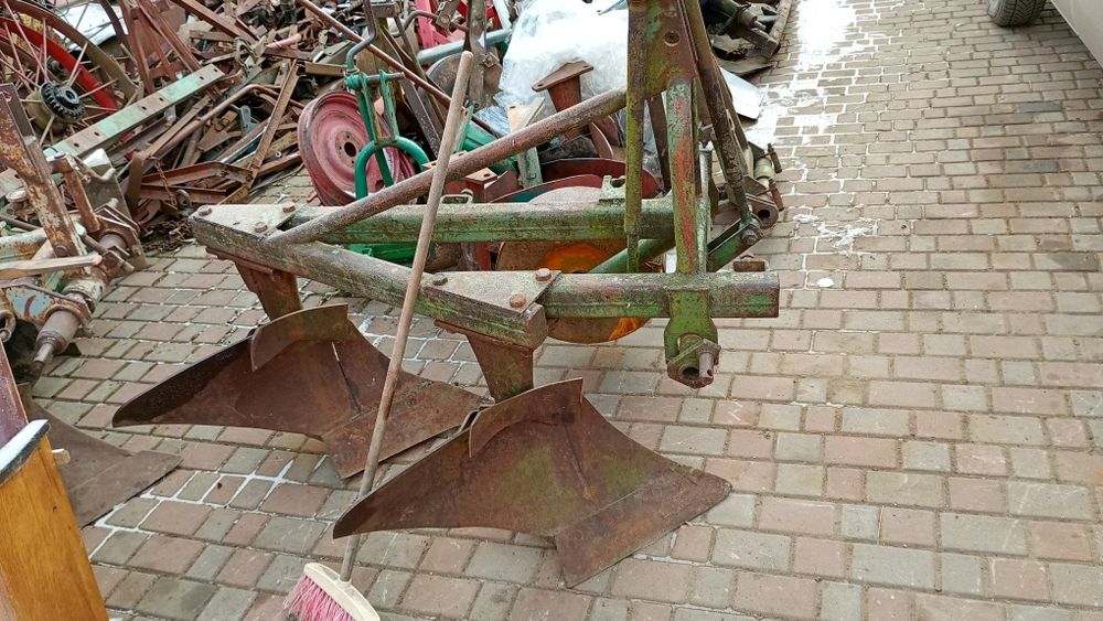 Продам плуги 2по30 3по30-2по30-4по30-4по25-5по25-2по25-3по25