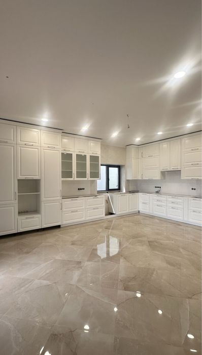 Продаж БУДИНКУ на 10 сот, центральні комунікації, газ, котеджне містеч