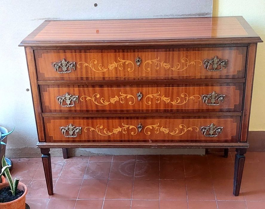 Cómoda estilo D. Maria