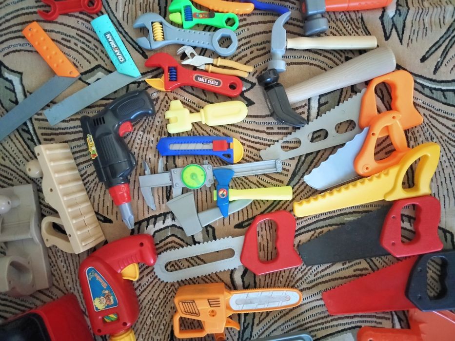 Іграшкові інструменти