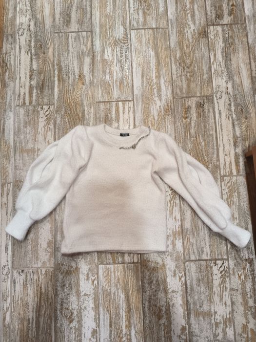 Стильна,нарядна,тепла кофта