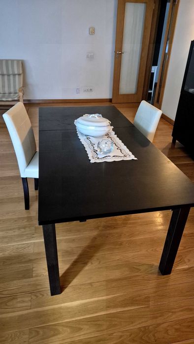 Mesa Extensível IKEA Bjursta 140–180 cm | Elegante e Funcional