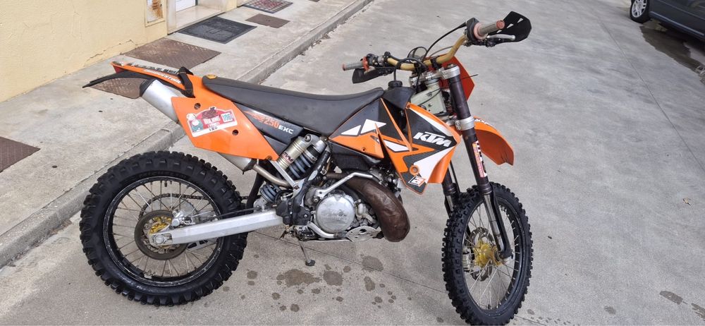 KTM EXC 250 2T matriculada