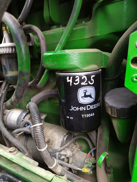 Трактор John Deere 6200