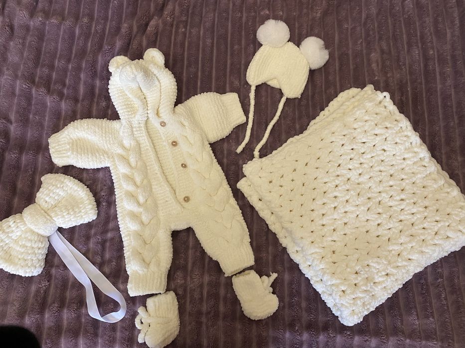 Конверт комплект на виписку для новонароджених ручної роботи