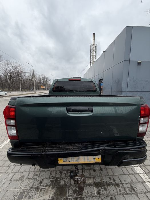 Isuzu D-MAX 2.5  бі-турбо 2012 року