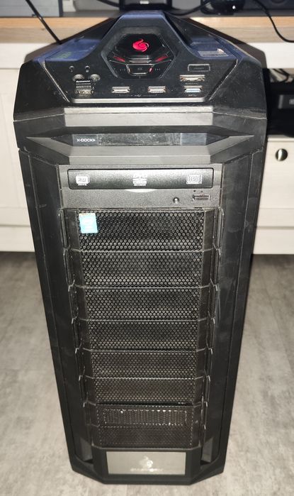 PC i7 32gb 500ssd GTX1060 32"Monitor