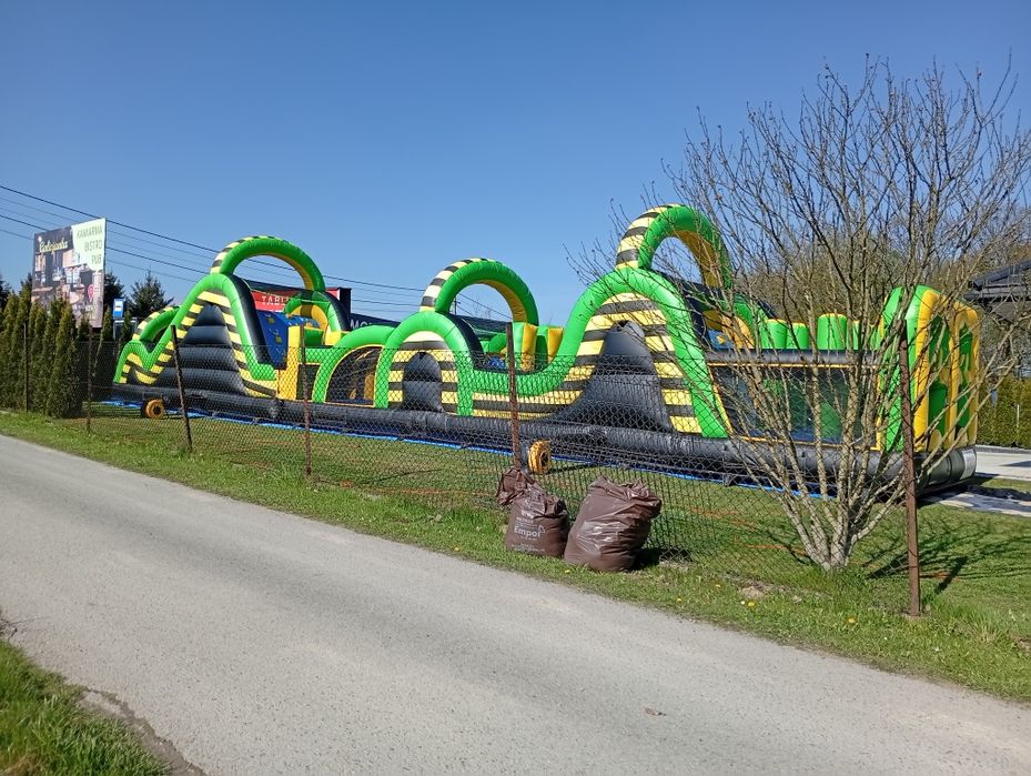Dmuchańce wynajem – tory przeszkód, zjeżdżalnie, dart XXL, dmuchaniec