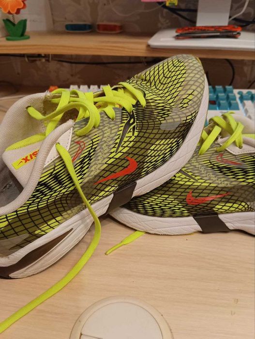 б/у Кроссовки Nike CV3416-700 фирменные  оригинал  40-41 р 250-260 мм