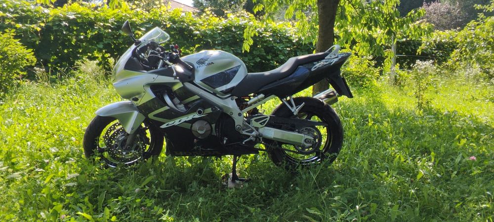 Honda CBR 600 F4i 2006...16 000km