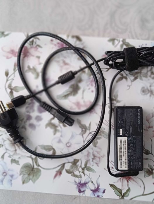 Ładowarka do laptopa Lenovo