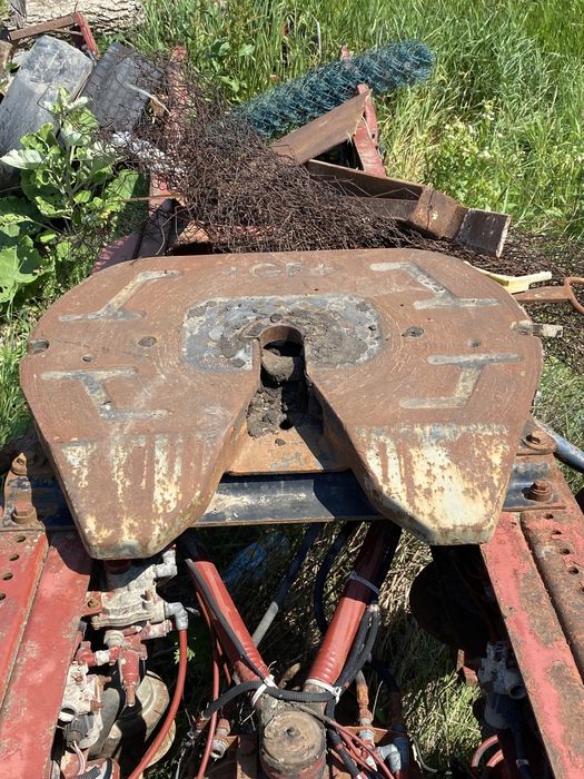 Зчіпний пристрій (Сідло) від Iveco