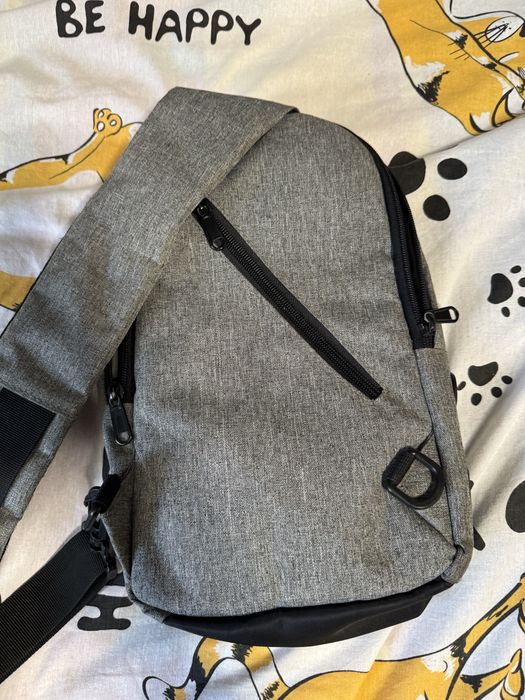 Барсетка через плече Sling Bag / міська сумка в новому стані