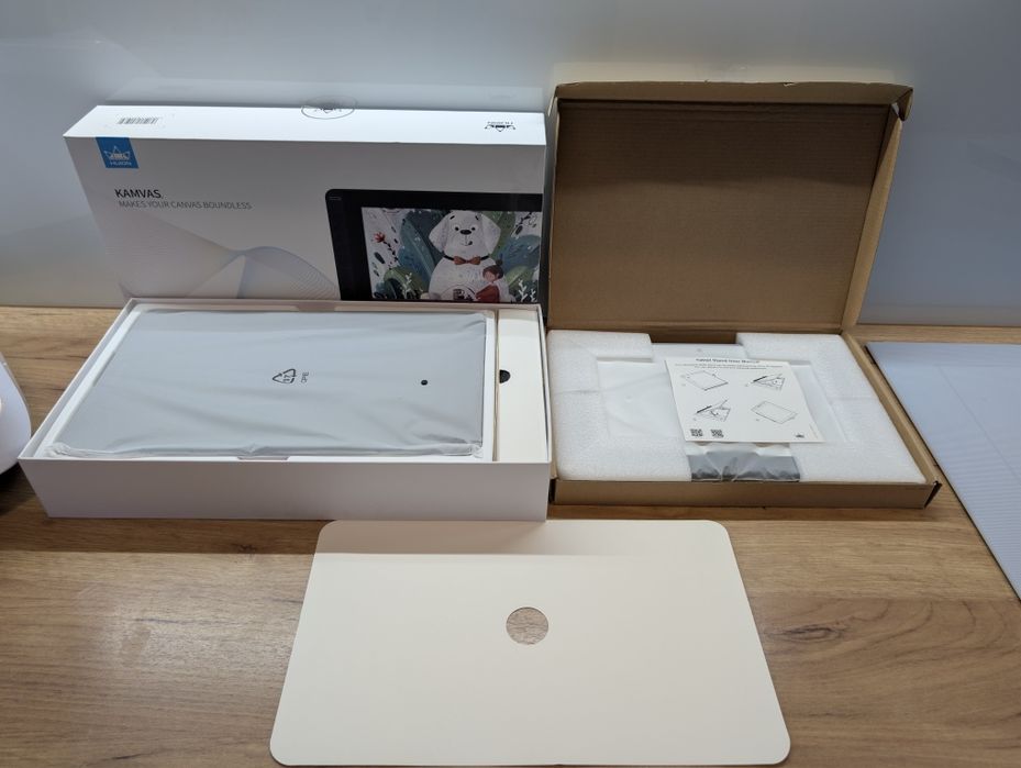 Tablet graficzny HUION KAMVAS 12 + Gratis - DEDYKOWANA PODSTAWKA