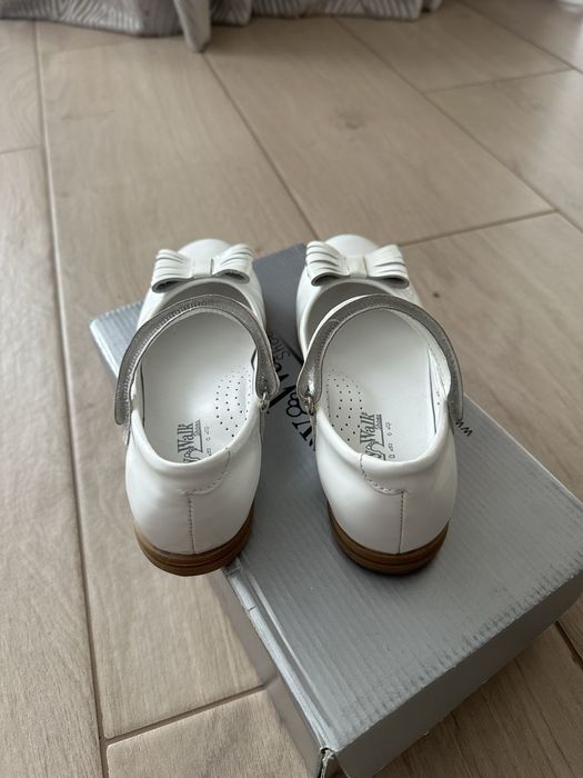 Білі туфлі happy walk