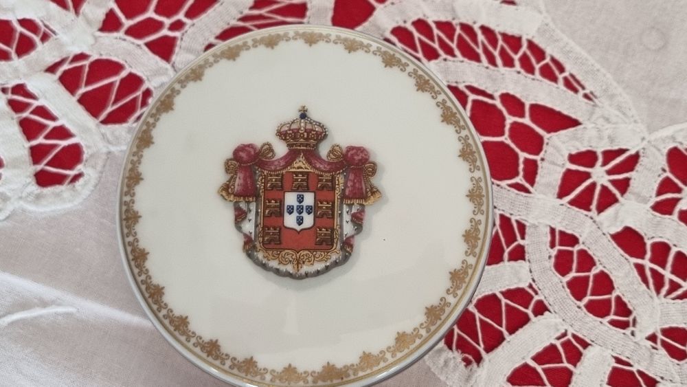 Caixa de porcelana  Rainha Maria Pia- NG oficinas de porcelana