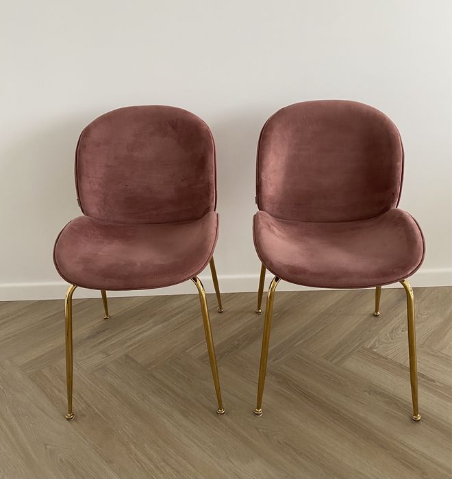 Sprzedam dwa krzesła marki Homla welurowe różowe