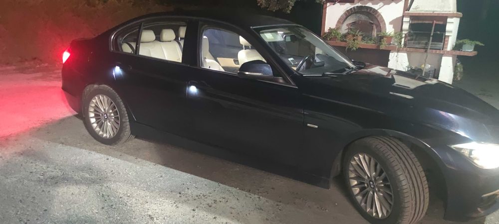 BMW 318d Luxury -  2012