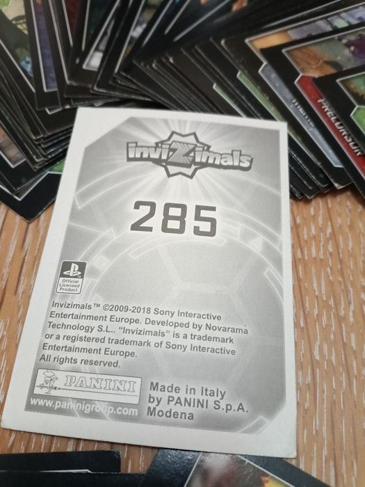Cromos Invizimals (09-18)