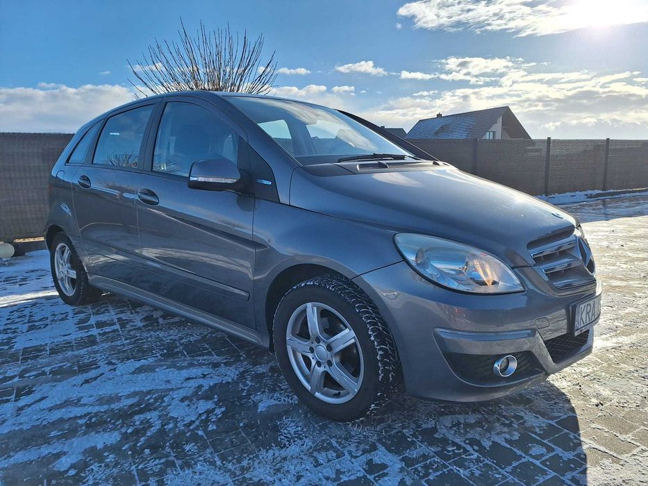 Mercedes-Benz B-Klasa B180